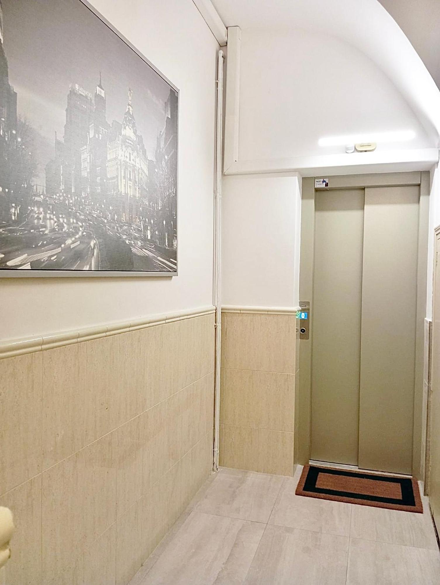 Warm Harbor Apartment Santa Coloma de Gramenet Exterior photo